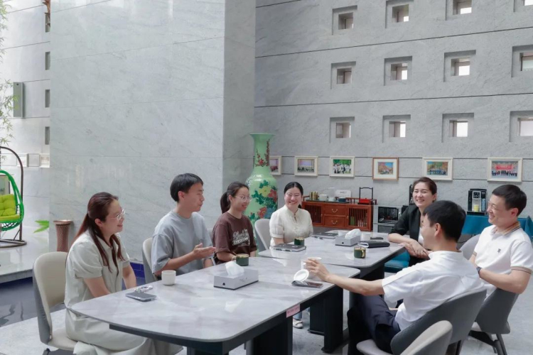 薪火相传启新程 携手奋进向未来——本溪市检察院召开欢送座谈会